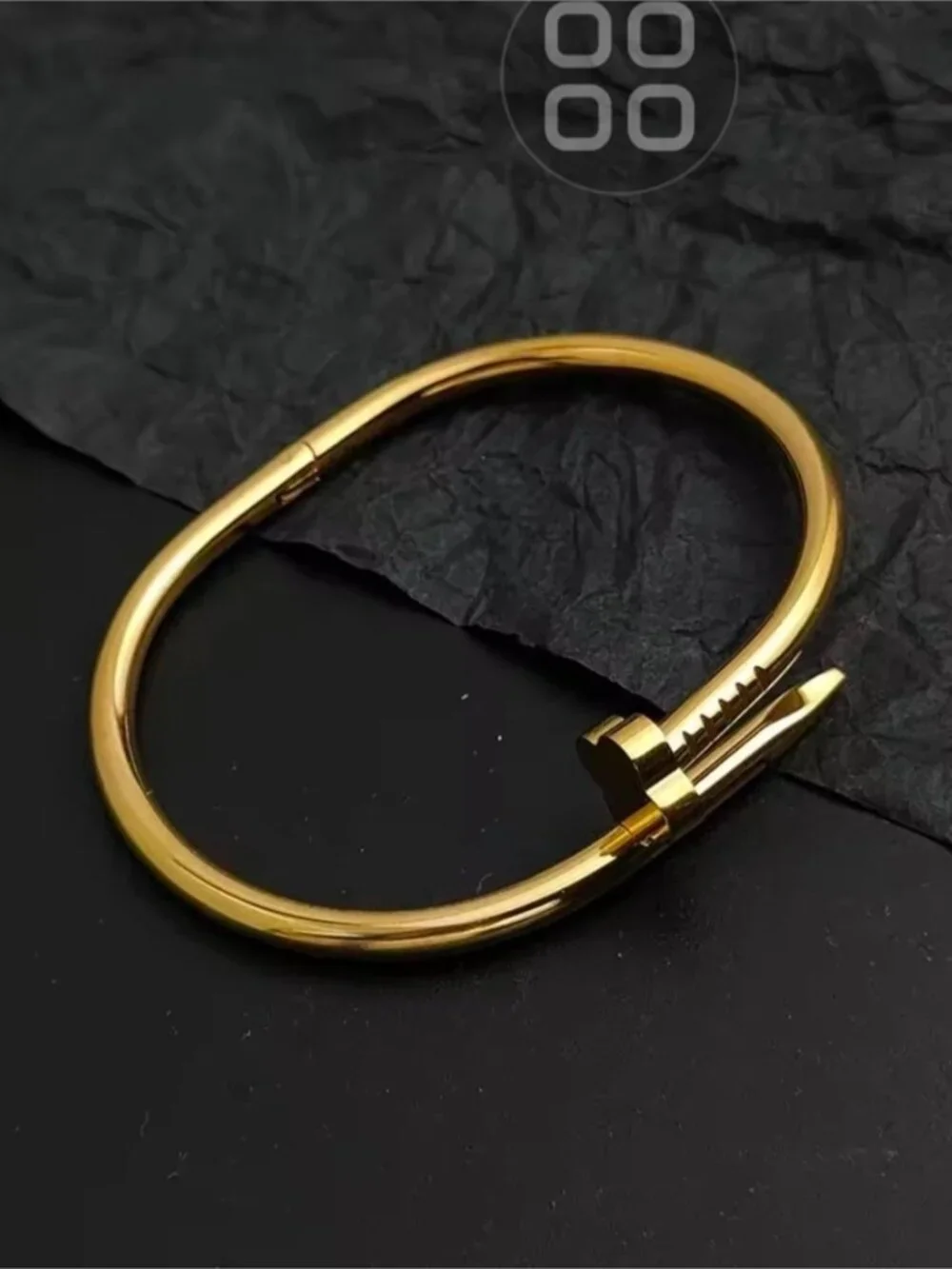 Yellow Gold Clover Nail-Style Bangle Bracelet